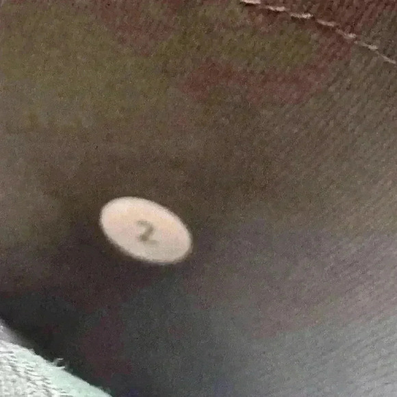 Lululemon “& Go City Trek Cropped Trouser” In Fatigue Green size 2 EUC!– - Picture 9 of 9